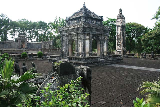 Dong-Khanh-Tomb