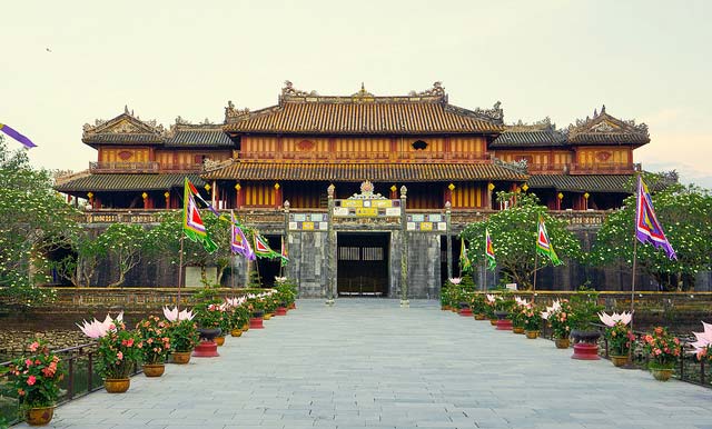 Ngo-Mon-Gate-at-Hue-Citadel